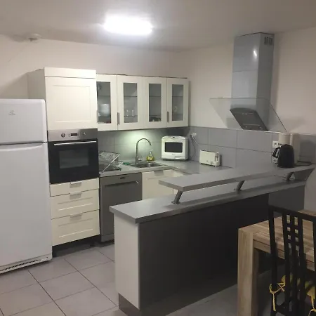Maison Lore Mendi Amotz
