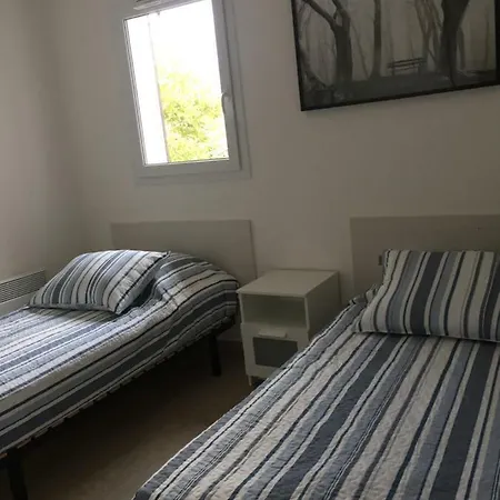 Maison Lore Mendi Amotz Nyaraló